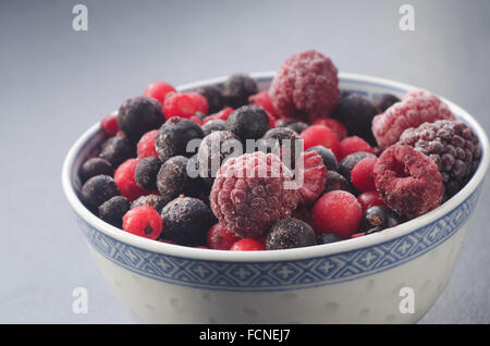 Primo piano di congelati frutti misti Foto Stock