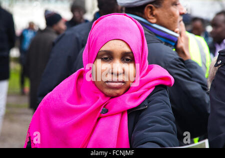 Londra, Regno Unito. 23 gennaio, 2016. Centinaia di sudanesi di tutto il Regno Unito hanno marciato a Londra e ha tenuto una manifestazione al di fuori di Downing Street a Londra per chiedere il governo sudanese di porre fine al conflitto nel Darfur, Sudan. La protesta è stata organizzata dal Darfur Unione UK Credit: Dinendra Haria/Alamy Live News Foto Stock