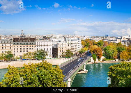 La Senna e Pont de Sully, Parigi, Francia Foto Stock