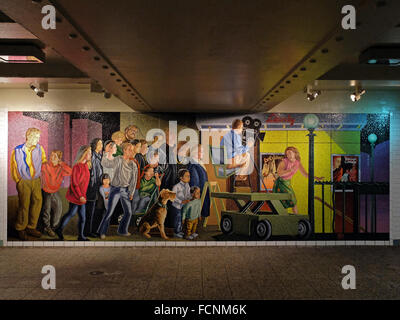 Il ritorno della molla/l'insorgenza dell'inverno un murale da Jack Beal al Times Square stazione della metropolitana nel centro di Manhattan, New York Foto Stock