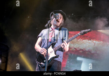 Manchester, Regno Unito. Il 23 gennaio 2016. The Libertines eseguire presso l'Arena di Manchester, Manchester, sul loro tour del Regno Unito 23/01/2016 Credit: Gary Mather/Alamy Live News Foto Stock