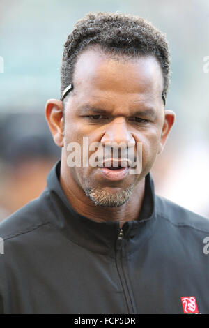 Carson, CA. 23 gen 2016. Hallo di fama WR James Lofton. NFLPA Collegiata ciotola all'StubHub Center di Carson, CA. La squadra nazionale ha sconfitto il team americano 18-15. Jordon Kelly/CSM/Alamy Live News Foto Stock