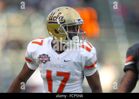 Carson, CA. 23 gen 2016. Il team americano wide receiver Devin Fuller (17), dell'UCLA. NFLPA Collegiata ciotola all'StubHub Center di Carson, CA. La squadra nazionale ha sconfitto il team americano 18-15. Jordon Kelly/CSM/Alamy Live News Foto Stock