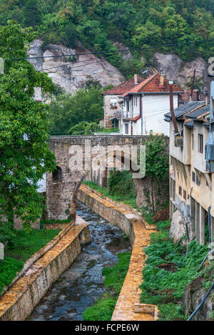 Inizio periodo ottomano ponte sul fiume Tabacka, in Kratovo, Repubblica di Macedonia del nord Foto Stock