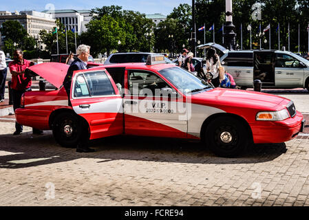 Taxicabs DC nella nuova livrea uniforme, Union Station, Washington DC Foto Stock