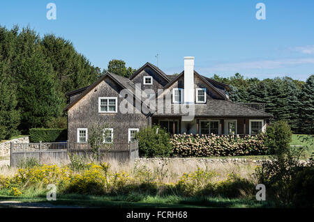 Caratteristico stile cape cod home, Martha's Vineyard, Massachusetts, STATI UNITI D'AMERICA Foto Stock