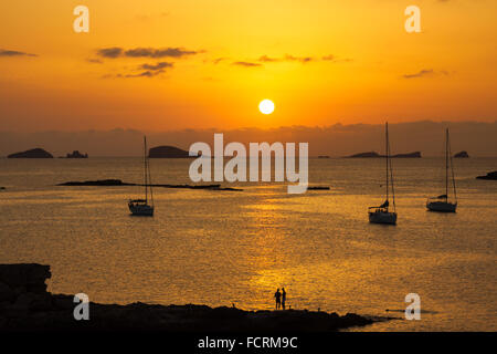 Ibiza bellissimo tramonto a Cala Conta Ibiza,vicino a San Antonio Foto Stock