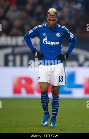 Gelsenkirchen (Germania). 24 gen 2016. Schalke Eric Maxim Choupo-Moting durante la Bundesliga tedesca partita di calcio tra FC Schalke 04 e il Werder Brema nella Veltins Arena di Gelsenkirchen, Germania, 24 gennaio 2016. Foto: MARIUS BECKER/dpa/Alamy Live News Foto Stock