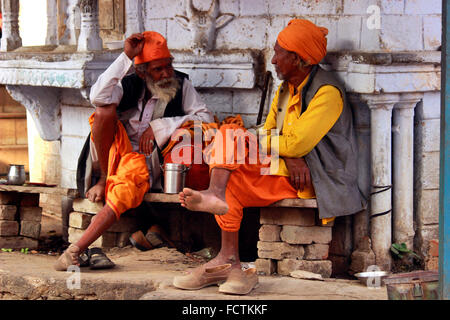 Due sadhus, Pushkar, Rajasthan, India Foto Stock