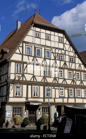 DEU, in Germania, in Baviera, Lohr presso il fiume Main, casa presso la piazza del municipio. DEU, Deutschland, Bayern Lohr am Main, Haus am Rat Foto Stock