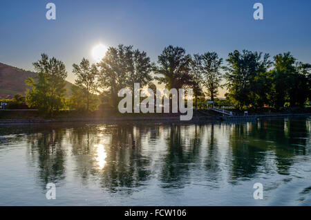 Dürnstein è una piccola città sul fiume Danubio nel quartiere Krems-Land, in stato austriaco della Bassa Austria. Foto Stock