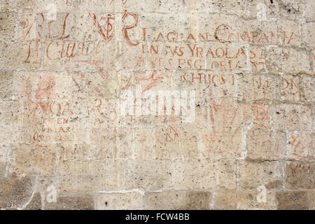 Scrittura originale su una parete della storica Chiesa Gesuita e la Iglesia de La Compania in Arequipa, Perù Foto Stock