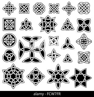 24 Celtic nodi (Triquetra (Trinity) nodo, Quartenary nodo, ecc.) raccolta Illustrazione Vettoriale