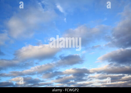 Cielo di nuvole di sera Foto Stock