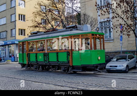 RETRO Vintage Tram Siemens per le strade di Sofia nel dicembre 2015, Bulgaria Foto Stock