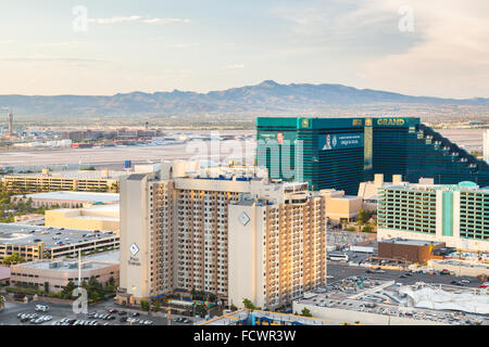 LAS VEGAS, NEVADA - 8 Maggio 2014: qui illustrato è una vista su Las Vegas con Maccarren Aeroporto Internazionale e resort casino Foto Stock