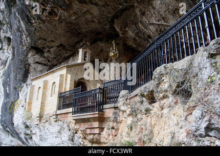 Santa Grotta, Covadonga, Asturias, Spagna. Foto Stock