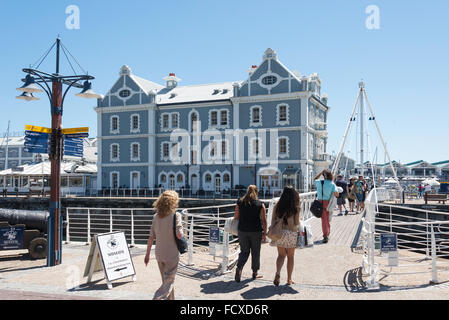 Ponte girevole al Victoria & Albert Waterfront, Città del Capo, Provincia del Capo occidentale, Repubblica del Sud Africa Foto Stock