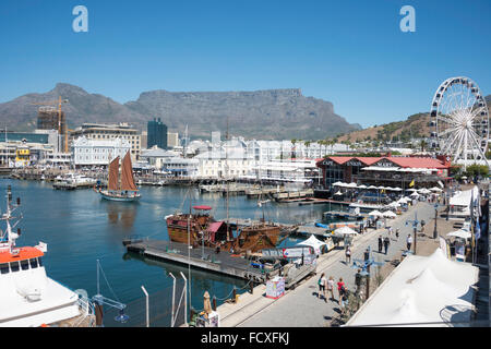 Escursione barche nel porto Victoria & Albert Waterfront, Città del Capo, Provincia del Capo occidentale, Repubblica del Sud Africa Foto Stock