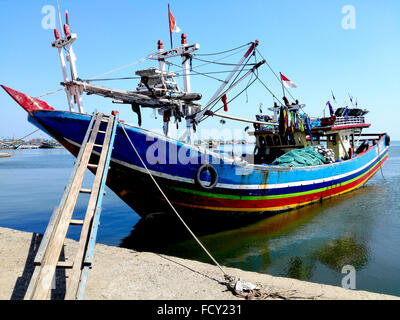 Indonesia Java Centrale Jepara barche da pesca Adrian Baker Foto Stock