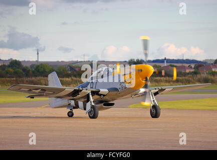 Nord America Mustang P51D feroce Frankie G-BTCD a Duxford Air Show, England, Regno Unito Foto Stock