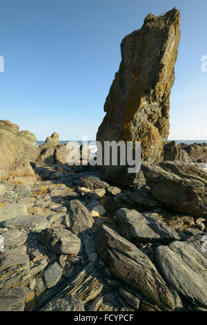 Scogliere sul mare, rocce e paesaggi. Isola di Sakhalin, Russia. Foto Stock