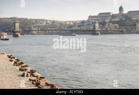 Scarpe sul Danubio memorial. Budapest, Ungheria. Foto Stock