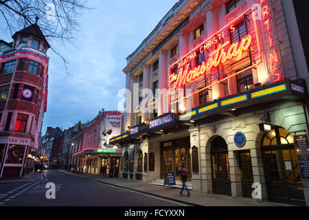 L'Edera ristorante, situato sulla West Street, Covent Garden, nel cuore del West End di Londra, London, England, Regno Unito Foto Stock