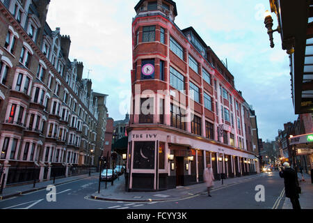 L'Edera ristorante, situato sulla West Street, Covent Garden, nel cuore del West End di Londra, London, England, Regno Unito Foto Stock