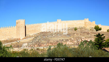 Vista panoramica della parete della città di Avila, Spagna Foto Stock