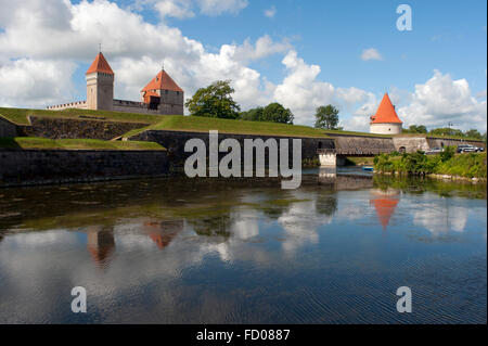 Baluardo. Il castello di Kuressaare. Foto Stock