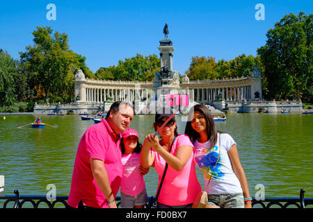 Foto Selfie Parco del Retiro Madrid Spagna ES Buen Foto Stock