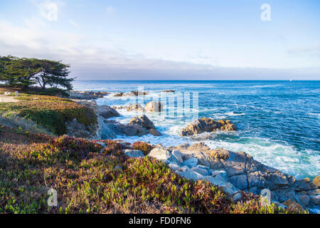 Seascape di Monterey Bay al tramonto in Pacific Grove, California, Stati Uniti d'America Foto Stock