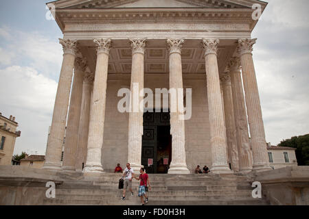 La MAISON CARRÈE, Nimes, Provenza, in Francia, in Europa. Foto Stock