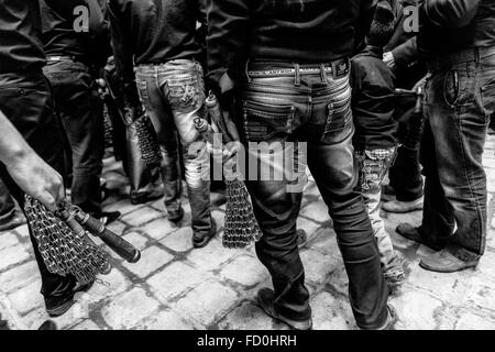 Zanjeer nel rituale di Ashura a Kashan, Iran. Foto Stock