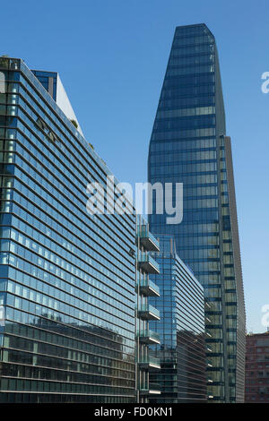 Diamond Tower e il Diamantini edifici progettati da Kohn Pedersen Fox in la Porta Nuova di Milano, Italia. Foto Stock