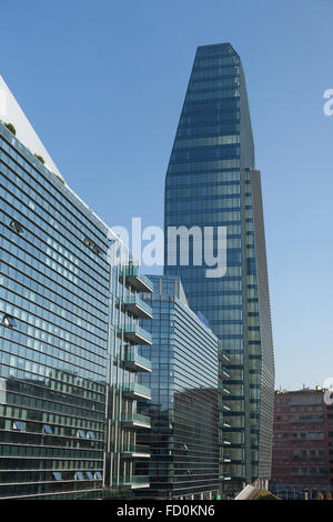 Diamond Tower e il Diamantini edifici progettati da Kohn Pedersen Fox in la Porta Nuova di Milano, Italia. Foto Stock