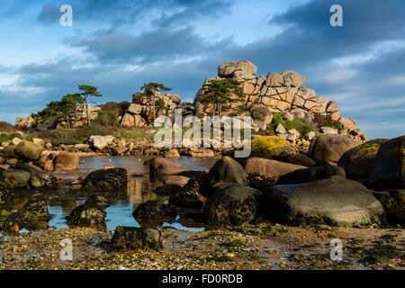 Francia,Brittany,Cotes d'Armor, il granito rosa costa al Ploumanach, comune di perros Guirec Foto Stock