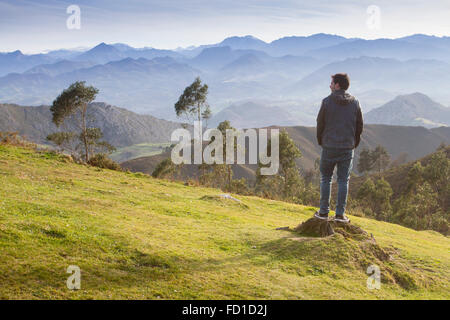 Viste da El Fitu viewer, Asturias, Spagna. Foto Stock