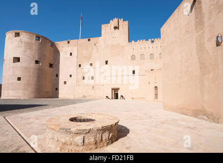 Vista esterna del centro storico il Forte Jabrin in Oman Foto Stock