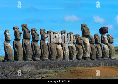 Moais a Ahu Tongariki, Parco Nazionale di Rapa Nui, Isola di Pasqua, Cile, Patrimonio Mondiale dell Unesco Foto Stock