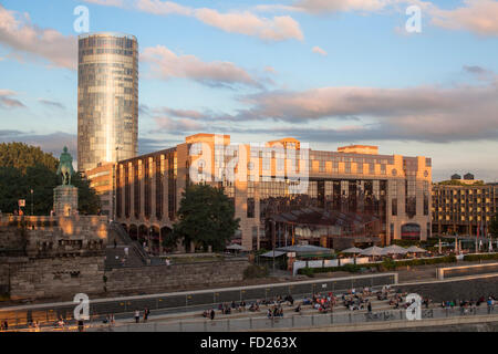 L'Europa, Germania, Colonia, l'Hotel Hyatt e il triangolo di Colonia grattacielo il Landschaftsverband Rheinland nel comune di Foto Stock