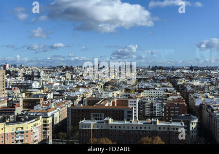 Una visione di una zona della città di Madrid dal faro di Moncloa, Spagna Foto Stock