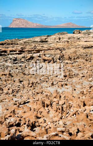 Vista verticale di strane formazioni di roccia vulcanica nel Capo Verde. Foto Stock
