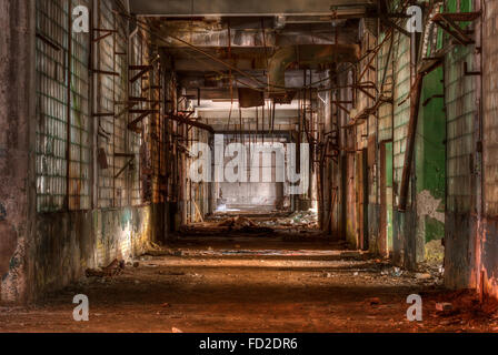 Officina della fabbrica abbandonata, hdr Foto Stock