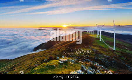 Le turbine eoliche in Oiz parco eolica Foto Stock