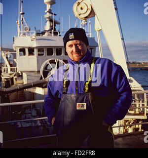 Pesca pelagica pescatori al lavoro in Fraserburgh Scozia Scotland Foto Stock