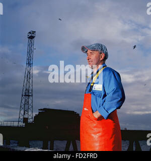 Pesca pelagica pescatori al lavoro in Fraserburgh Scozia Pietro Szymanski Foto Stock