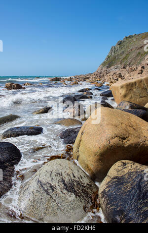 Porth Nanven (noto anche come Cot Valley spiaggia) vicino a St solo in Cornovaglia, England, Regno Unito Foto Stock