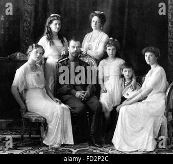 Lo Zar Nicola II di Russia con la sua famiglia, 1913 Foto Stock